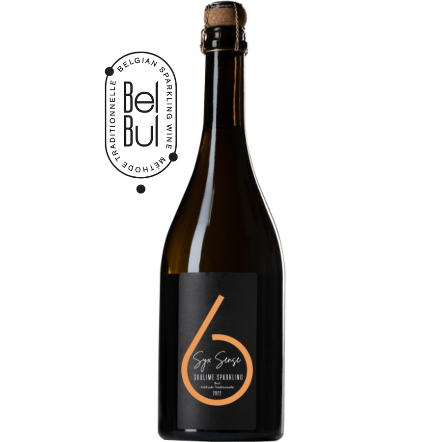 Mousserende wijn – blend van Chardonnay, Pinot Meunier, Pinot Gris, Pinot Blanc, Auxerrois & Pinot Noir van Wijndomein Den Nachtegael uit België, fles